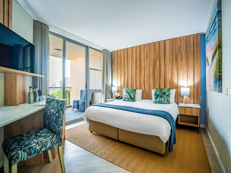 Lagoon Beach Hotel image