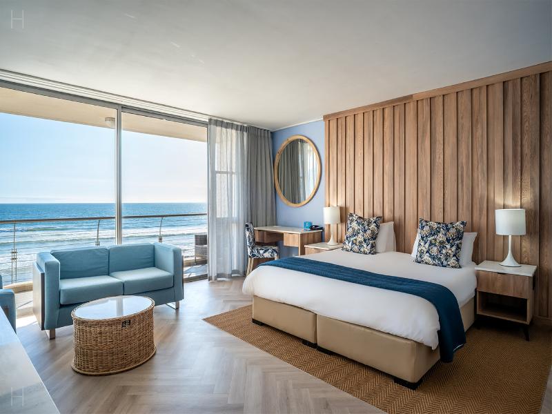 Lagoon Beach Hotel image