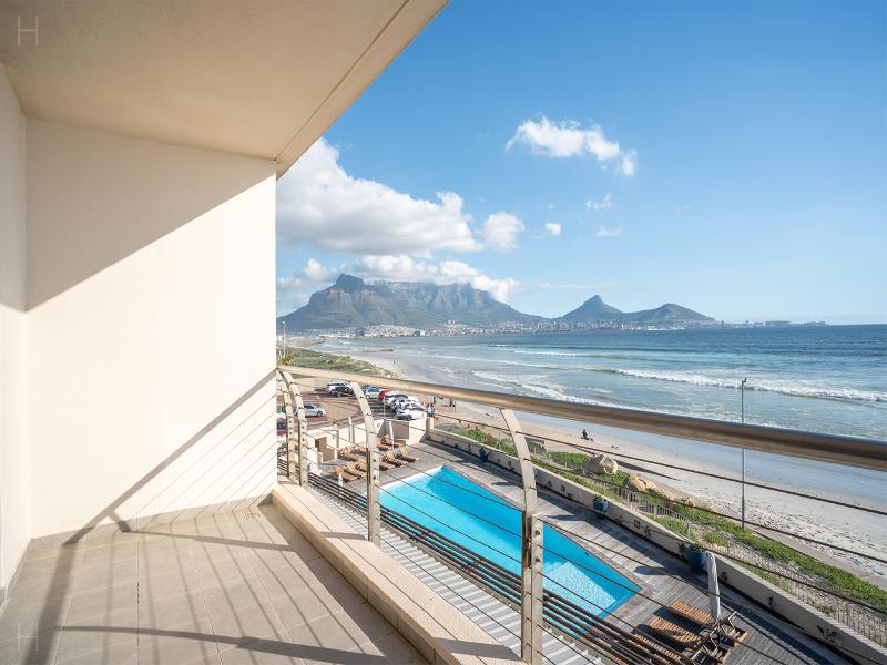 Lagoon Beach Hotel image