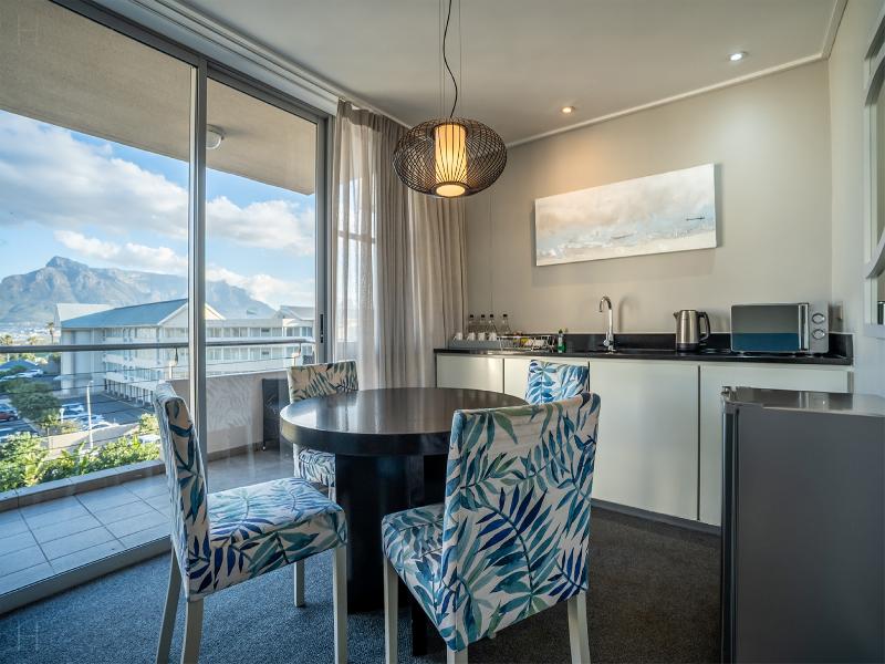 Lagoon Beach Hotel image