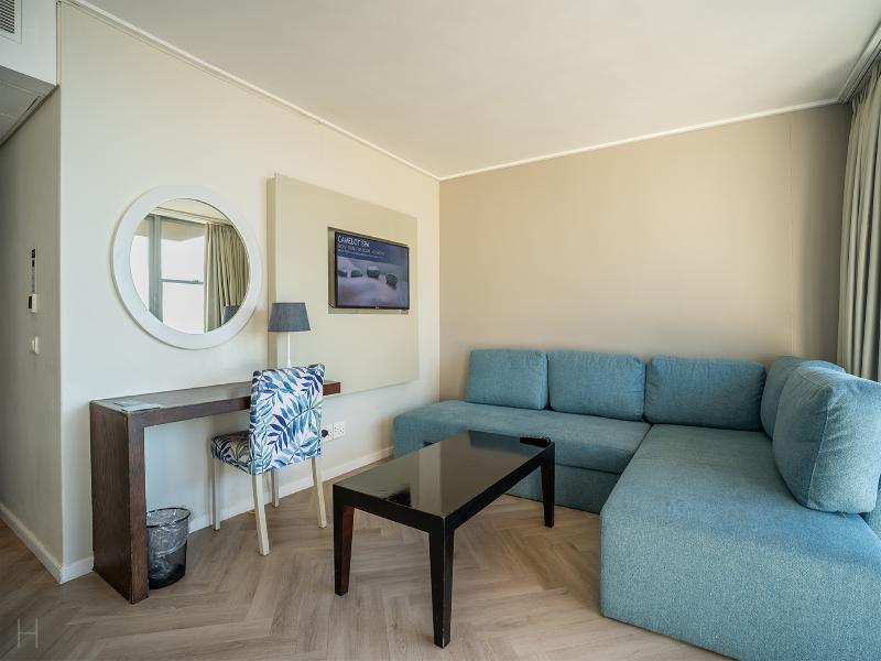 Lagoon Beach Hotel image