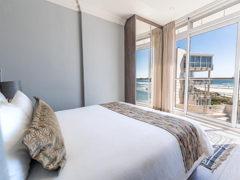 Lagoon Beach Hotel image