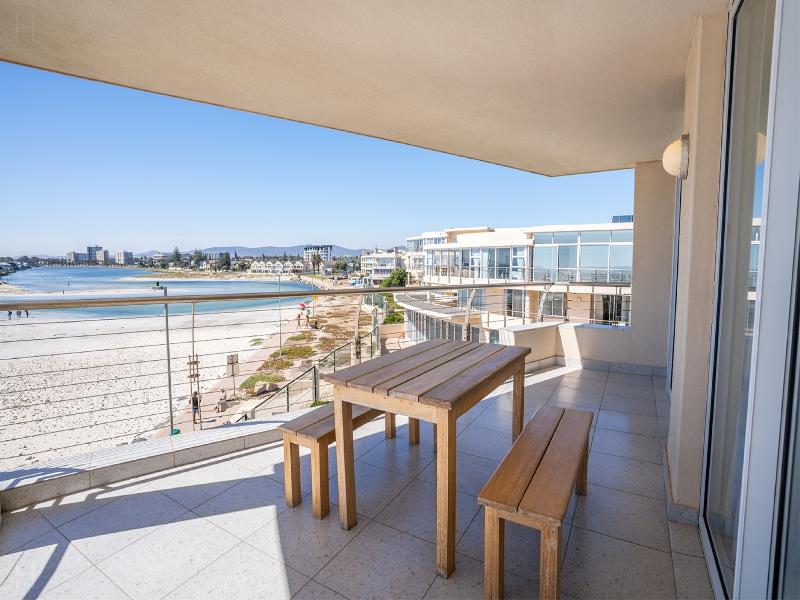 Lagoon Beach Hotel image