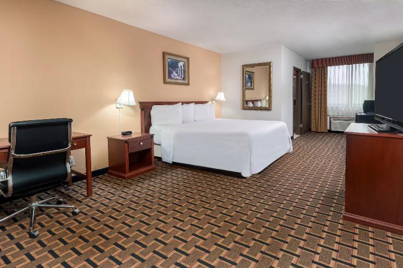 Hotel Ramada by Wyndham Indianapolis Speedway