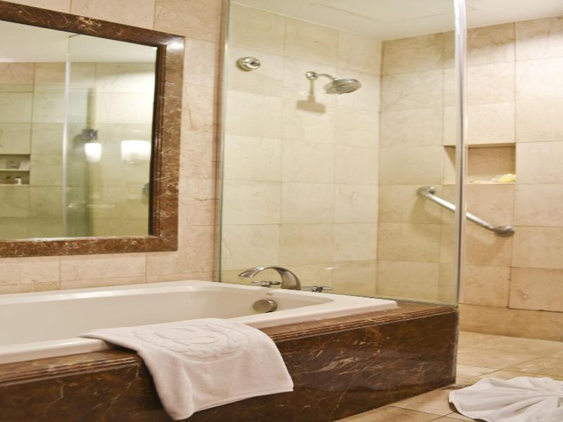 Sheraton Chihuahua Soberano image