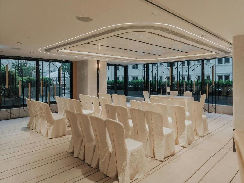 Sheraton Hong Kong Hotel & Towers image