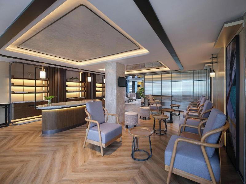 Sheraton Hong Kong Hotel & Towers image