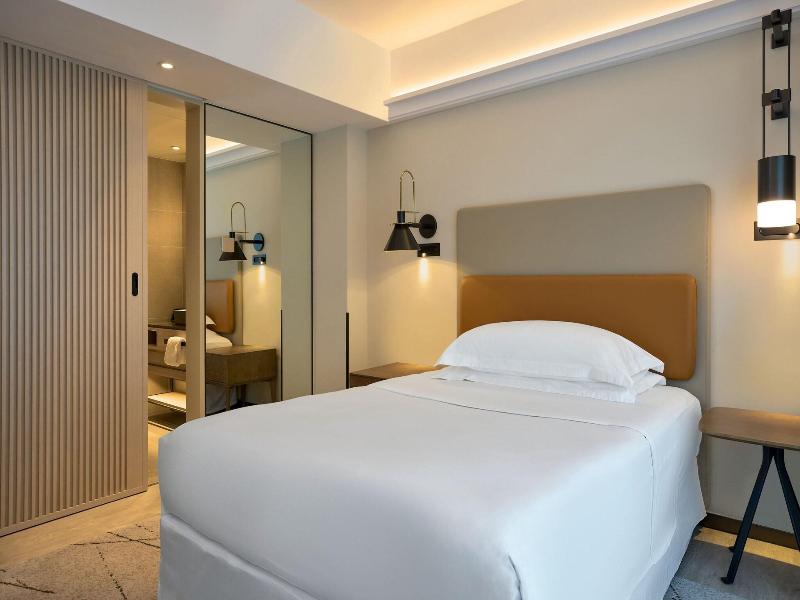 Sheraton Hong Kong Hotel & Towers image