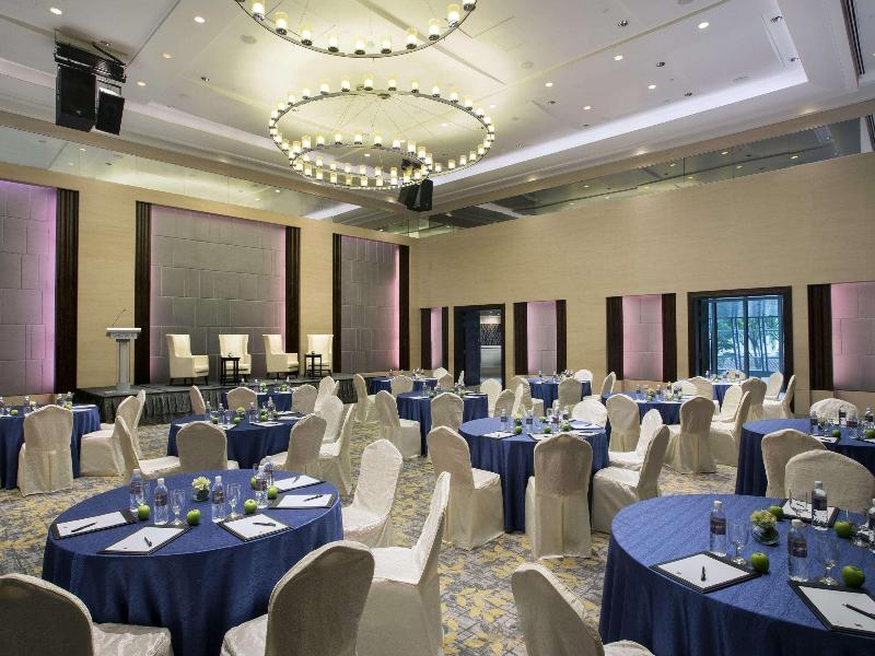 Carlton Hotel Singapore image