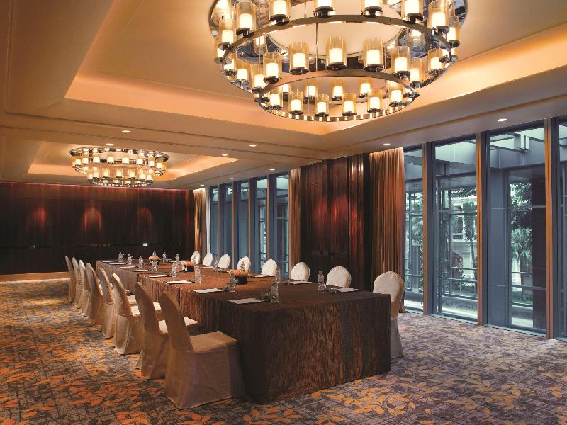 Carlton Hotel Singapore image