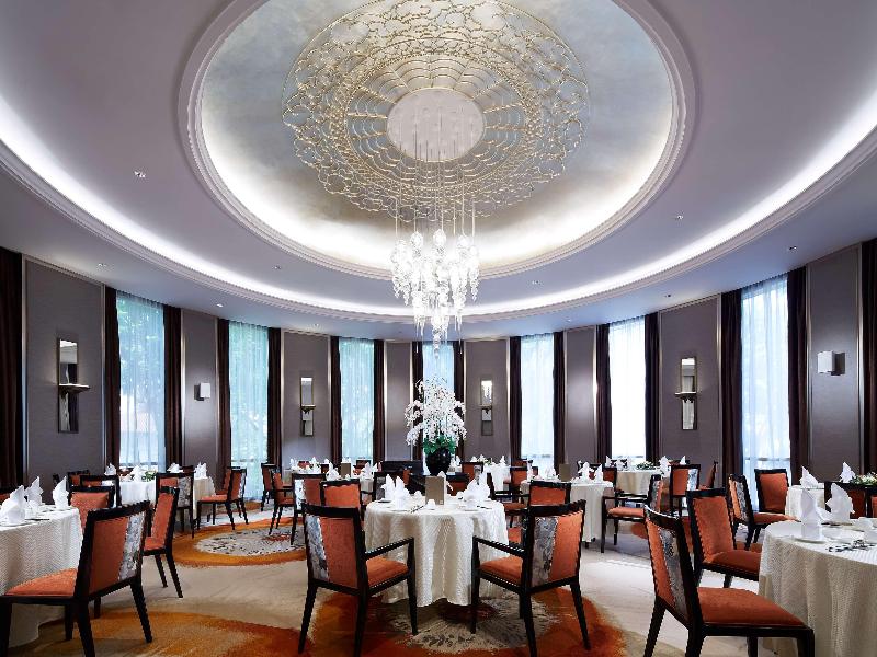 Carlton Hotel Singapore image
