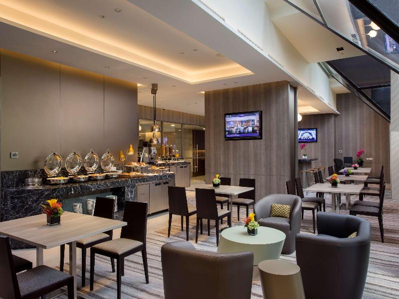 Carlton Hotel Singapore image