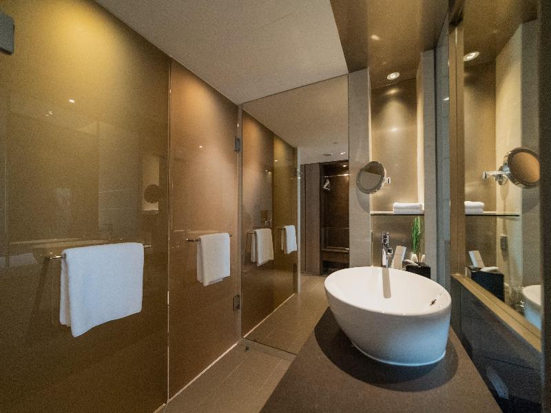 Carlton Hotel Singapore image