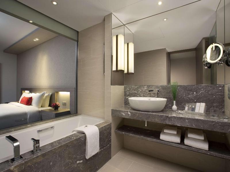 Carlton Hotel Singapore image