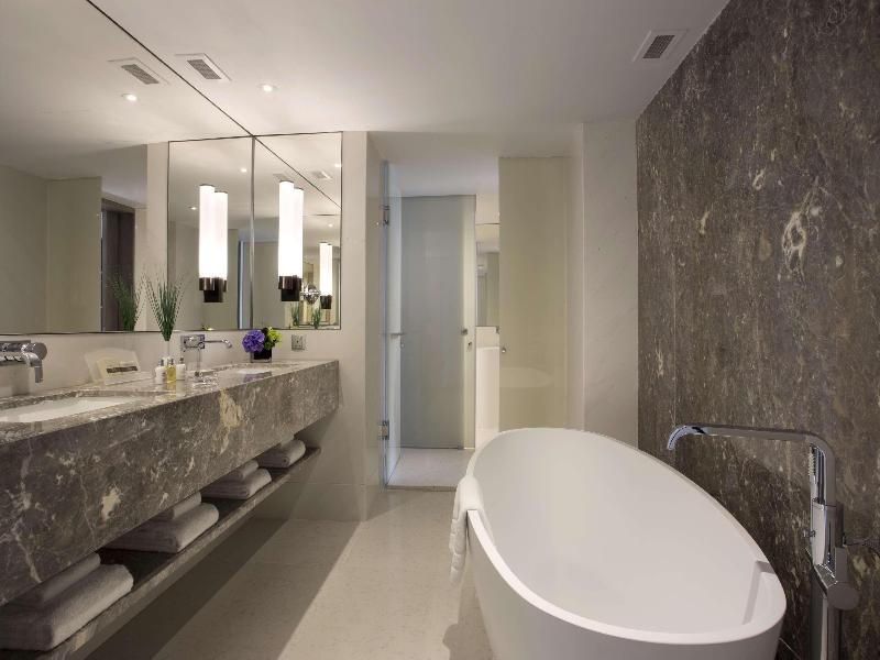 Carlton Hotel Singapore image
