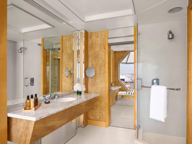 The Ritz-Carlton, Millenia Singapore image