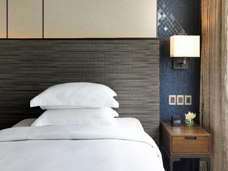 Millennium Hilton Bangkok image