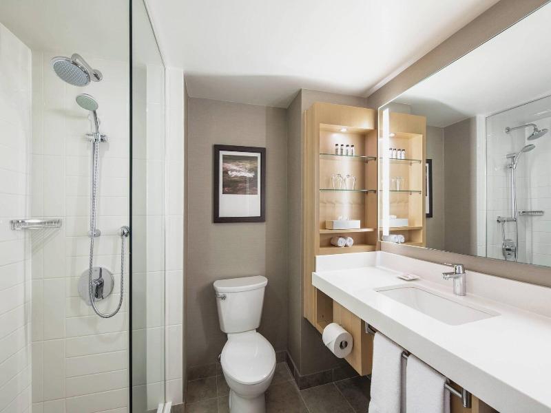 Delta Hotels Winnipeg image
