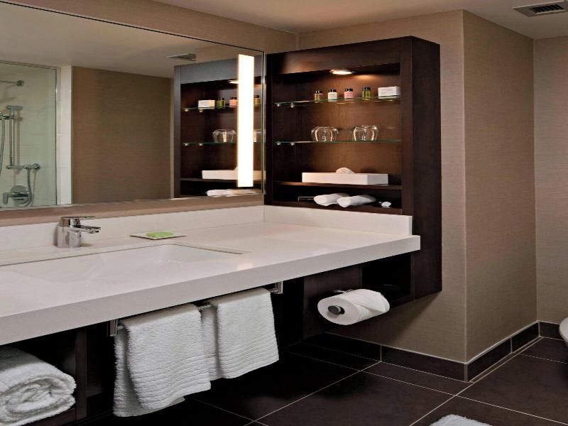Delta Hotels Winnipeg image