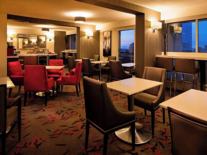 Delta Hotels Winnipeg image