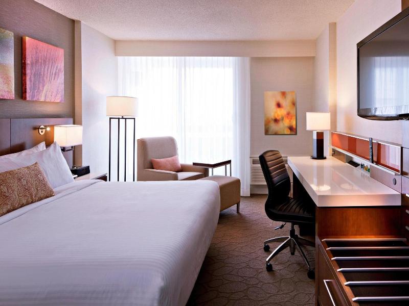 Delta Hotels Winnipeg image