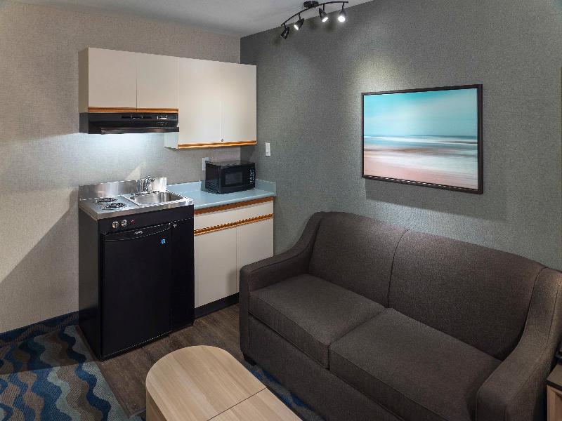 Accent Inn Kelowna image