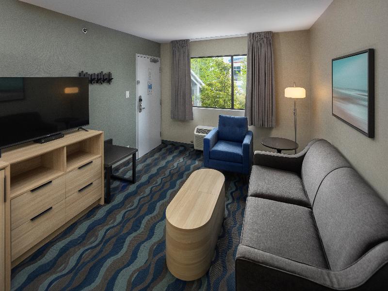 Accent Inn Kelowna image