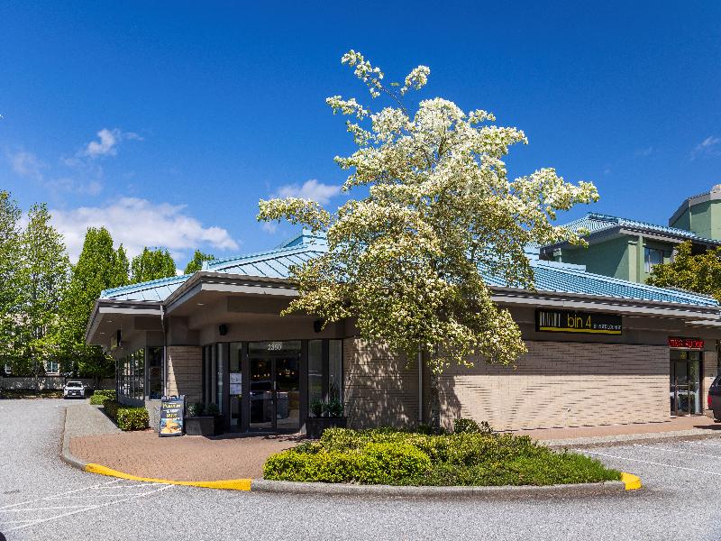 Accent Inn Vancouver Burnaby image