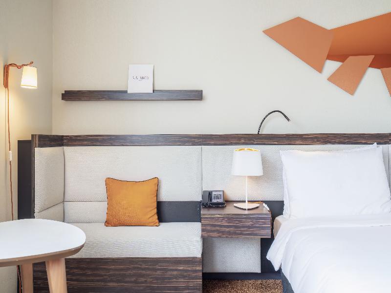 DoubleTree by Hilton Paris Boulogne image