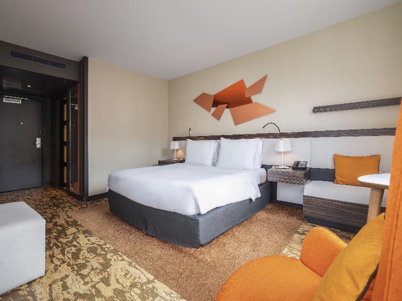 DoubleTree by Hilton Paris Boulogne image