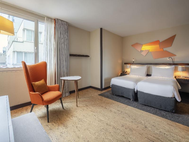 DoubleTree by Hilton Paris Boulogne image