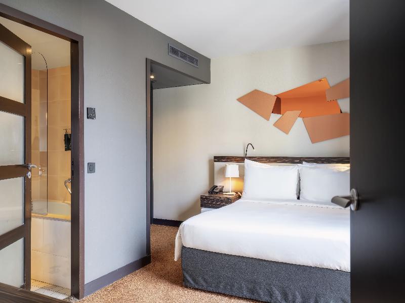 DoubleTree by Hilton Paris Boulogne image