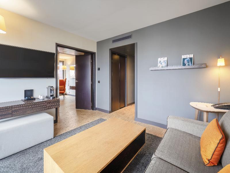 DoubleTree by Hilton Paris Boulogne image