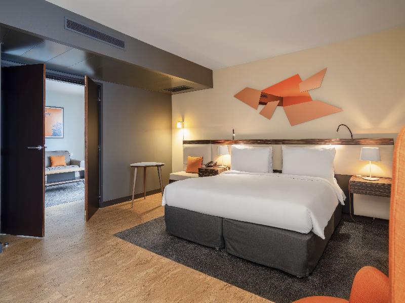 DoubleTree by Hilton Paris Boulogne image