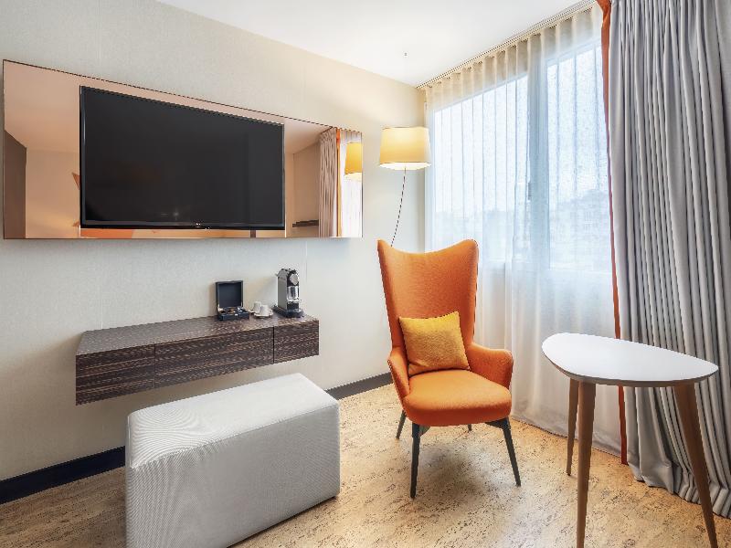 DoubleTree by Hilton Paris Boulogne image
