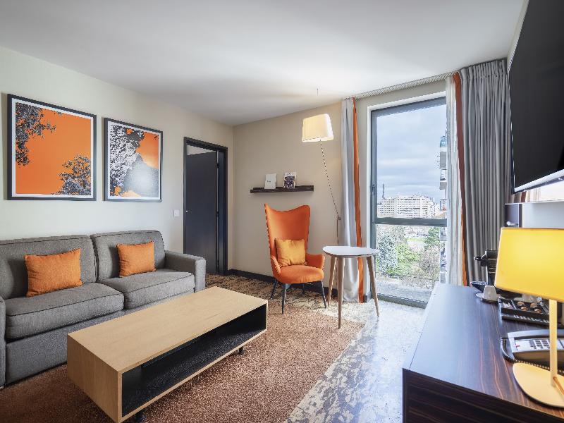 DoubleTree by Hilton Paris Boulogne image