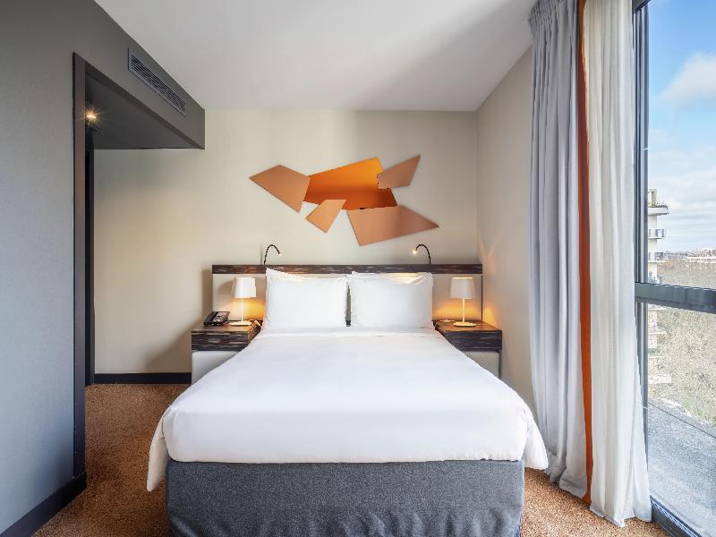 DoubleTree by Hilton Paris Boulogne image