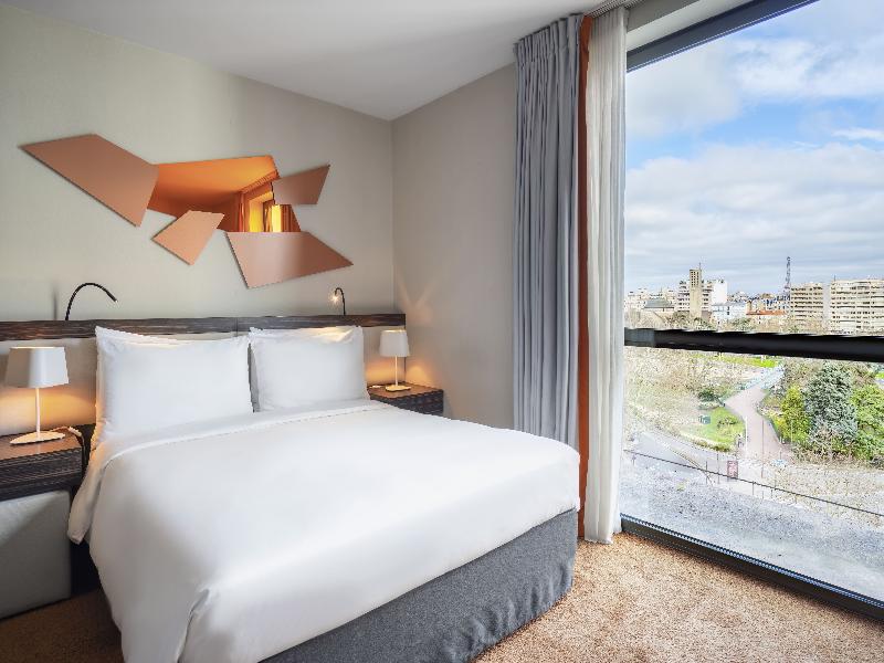 DoubleTree by Hilton Paris Boulogne image