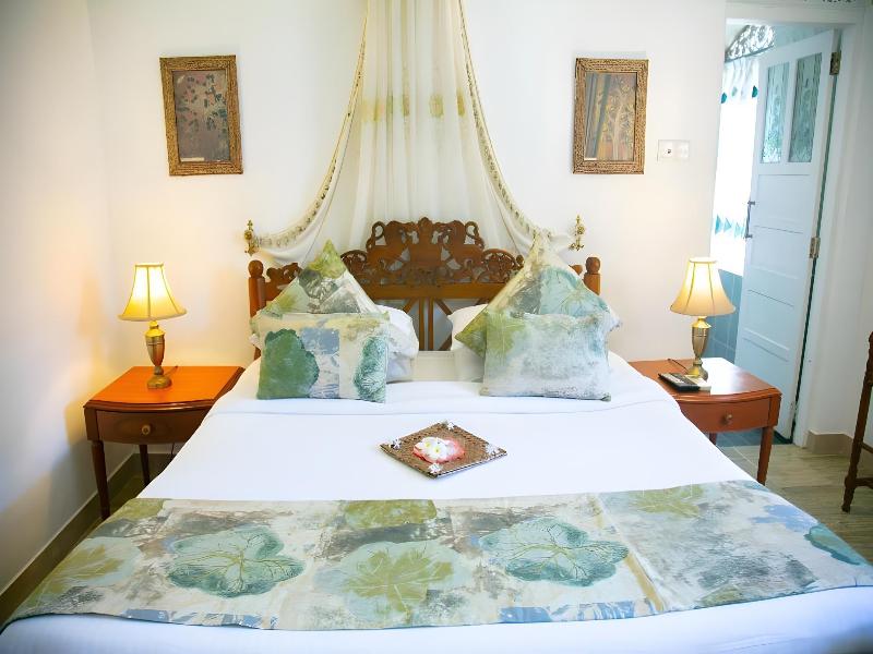 Manor House Boutique image