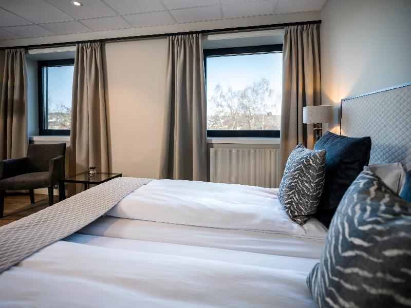 Quality Hotel Grand Royal image