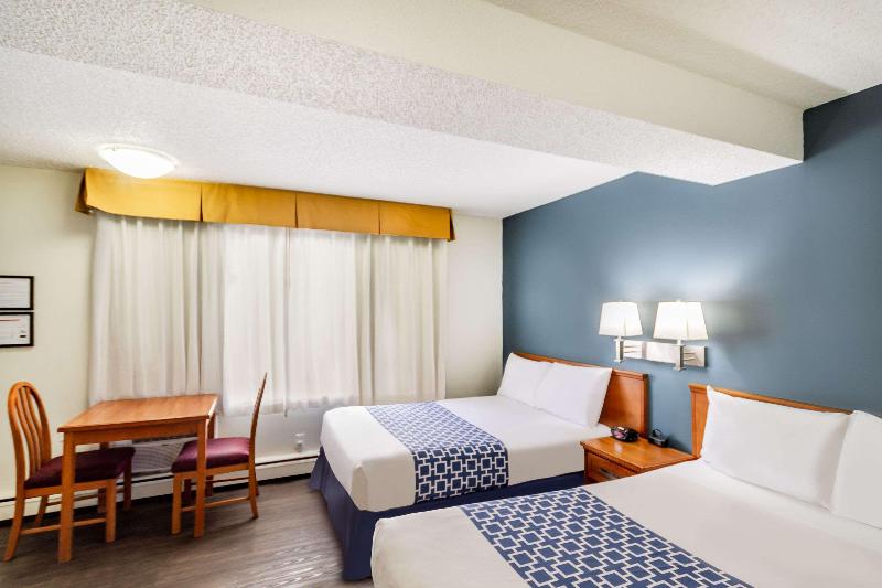 Econo Lodge Inn & Suites University Hotel Econo Lodge Inn & Suites University Hotel