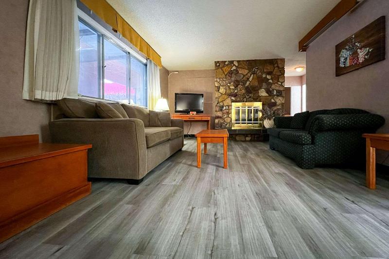 Econo Lodge Motel Village Hotel Econo Lodge Motel Village Hotel