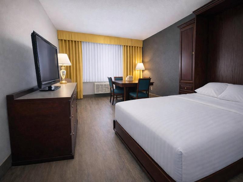 Quality Inn & Suites Gatineau image