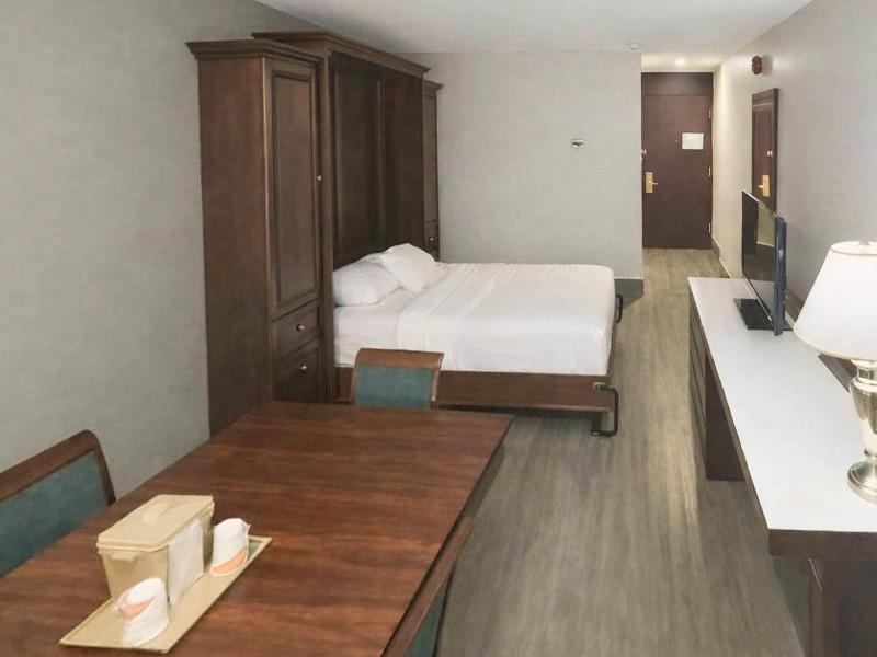 Quality Inn & Suites Gatineau image