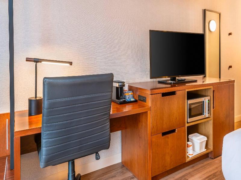 Comfort Inn Hamilton image