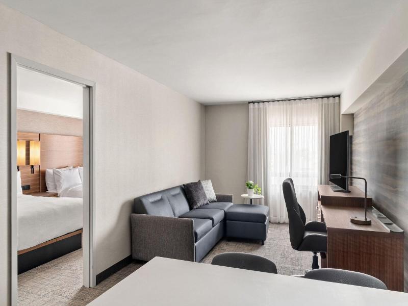Suite, 1 Bedroom (2 Queen Beds and 1 Double Sofa Bed)