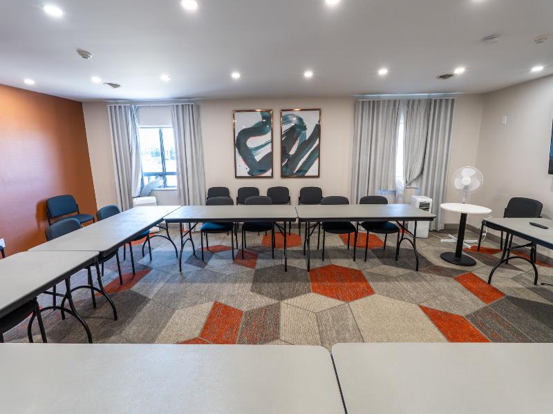 Comfort Suites London image