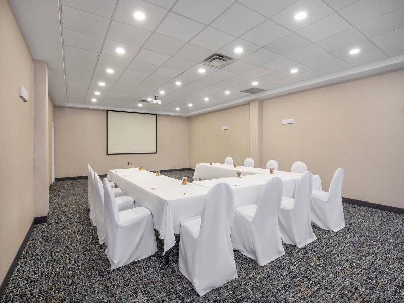Quality Inn Winnipeg image