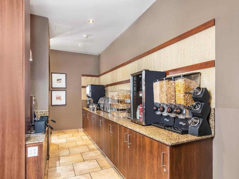 Quality Inn Winnipeg image