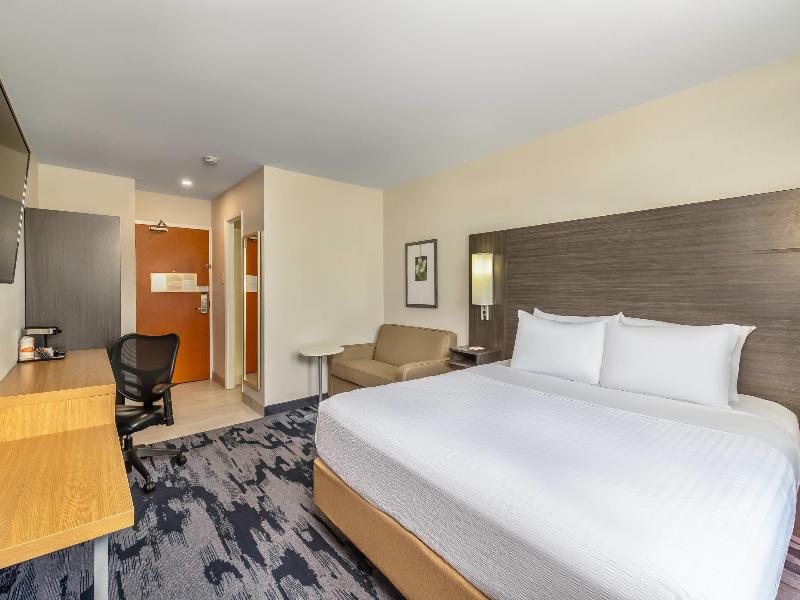 Quality Inn Winnipeg image